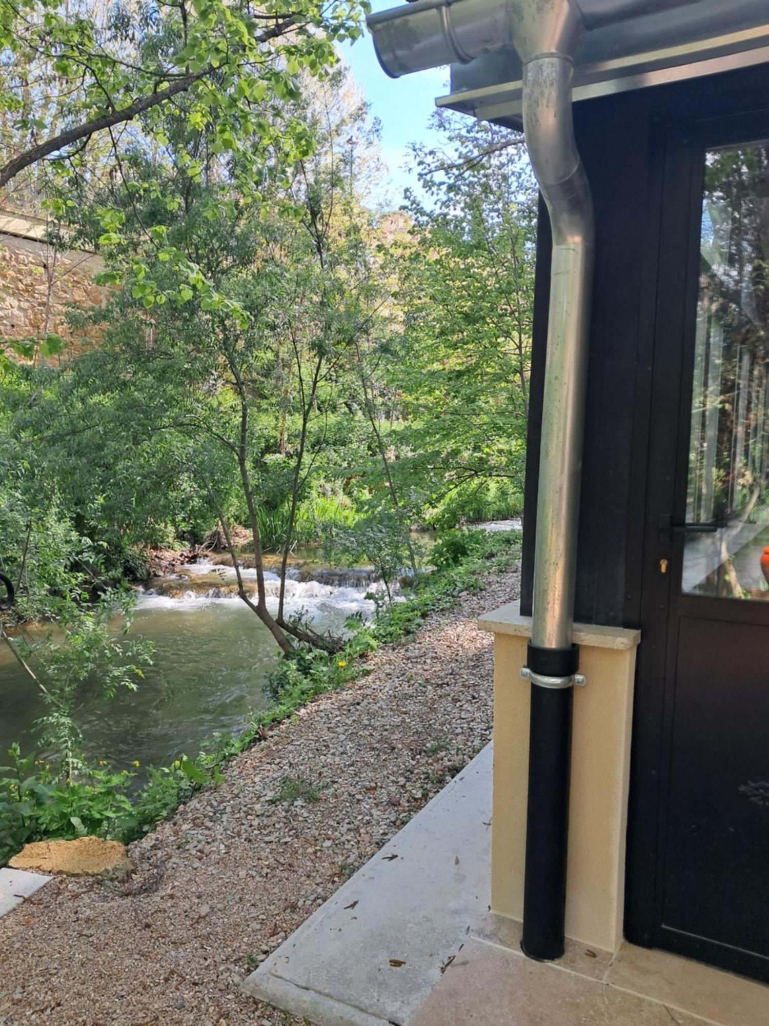 Le Vieux Moulin De Jouques Panzió Kültér fotó