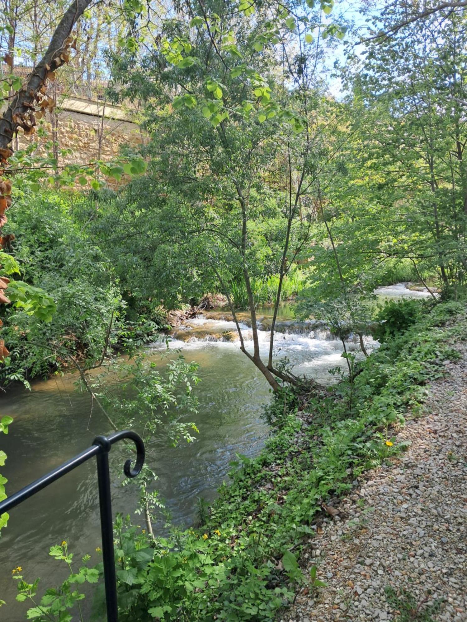 Le Vieux Moulin De Jouques Panzió Kültér fotó