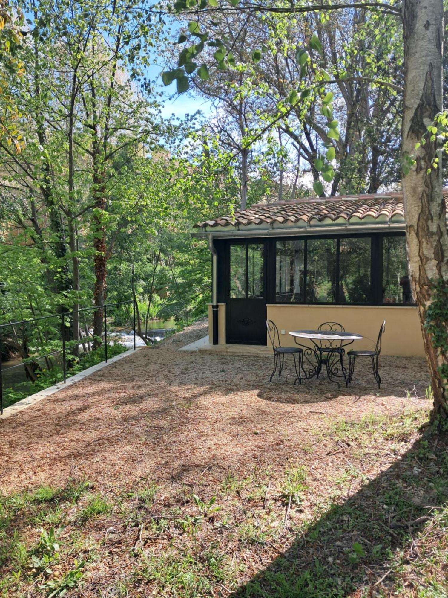 Le Vieux Moulin De Jouques Panzió Kültér fotó
